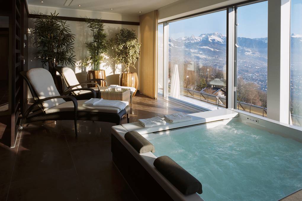 Givenchy Spa Mirador, Switzerland
